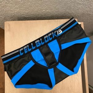 Cell block 13 briefs w/ pockets